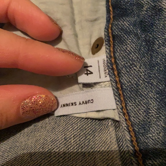 Like new Loft jeans, ankle cut, fringe hem - Picture 2 of 4